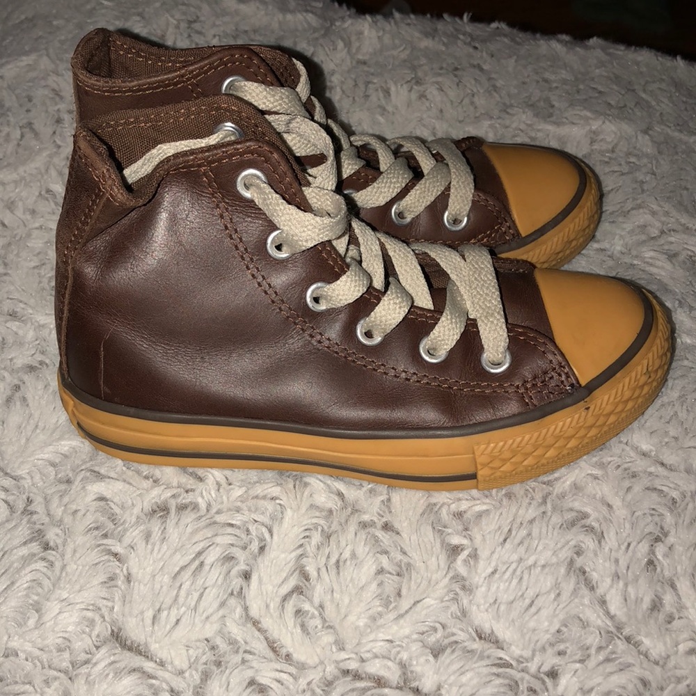 Converse - Picture 2 of 5